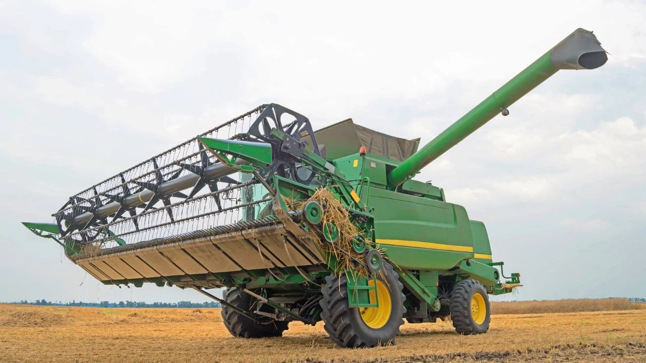 combine harvester combine harvester